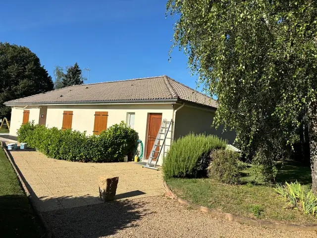 Maison de plain-pied après intervention sur la toiture